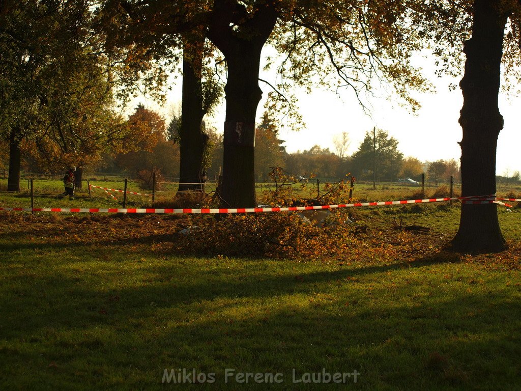 Kleinflugzeug abgestuerzt Sankt Augustin Meindorf P091.JPG